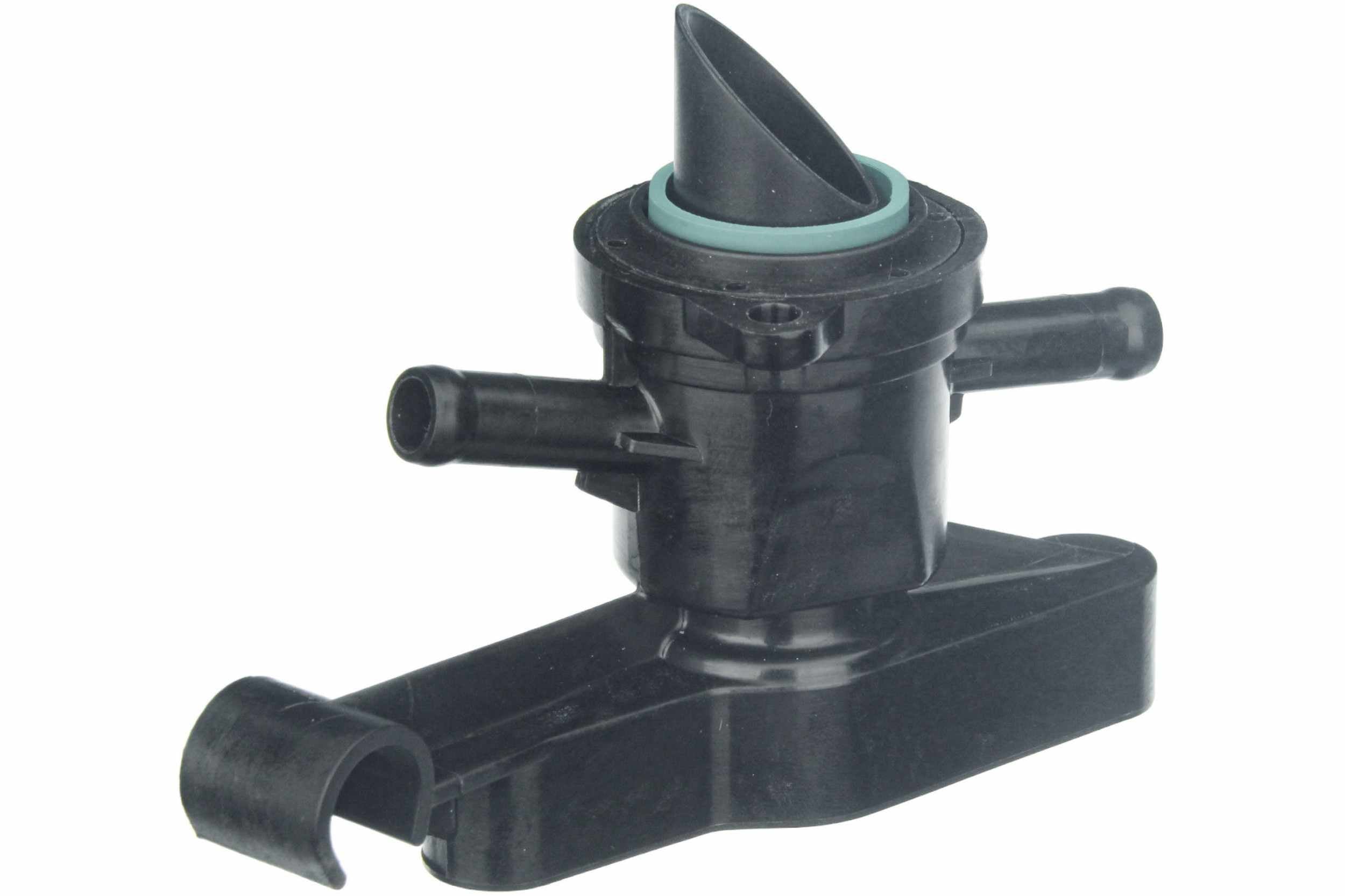 URO Engine Intake Manifold Hose Connector 079133424S
