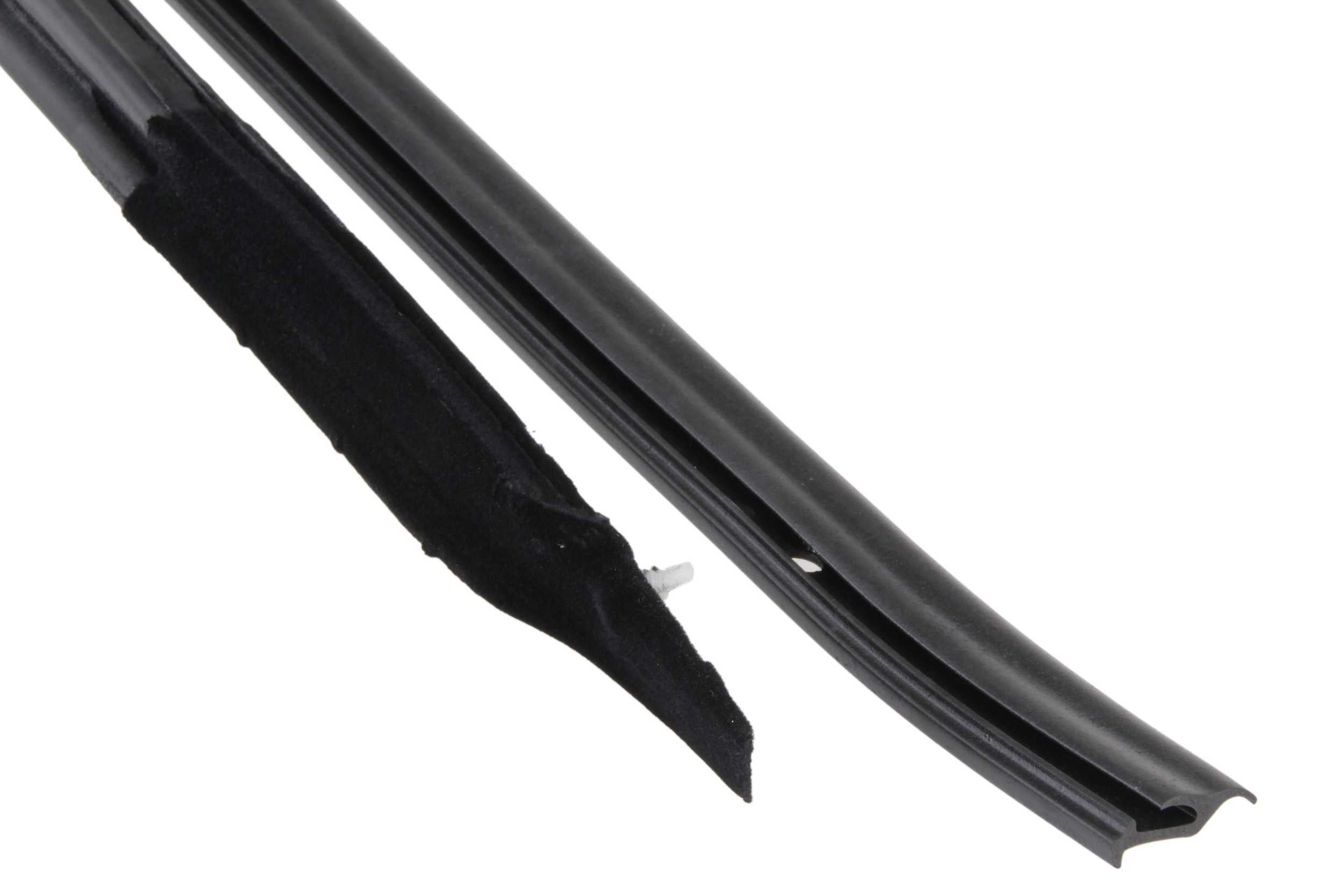 URO Door Pillar Post Seal 1076900897
