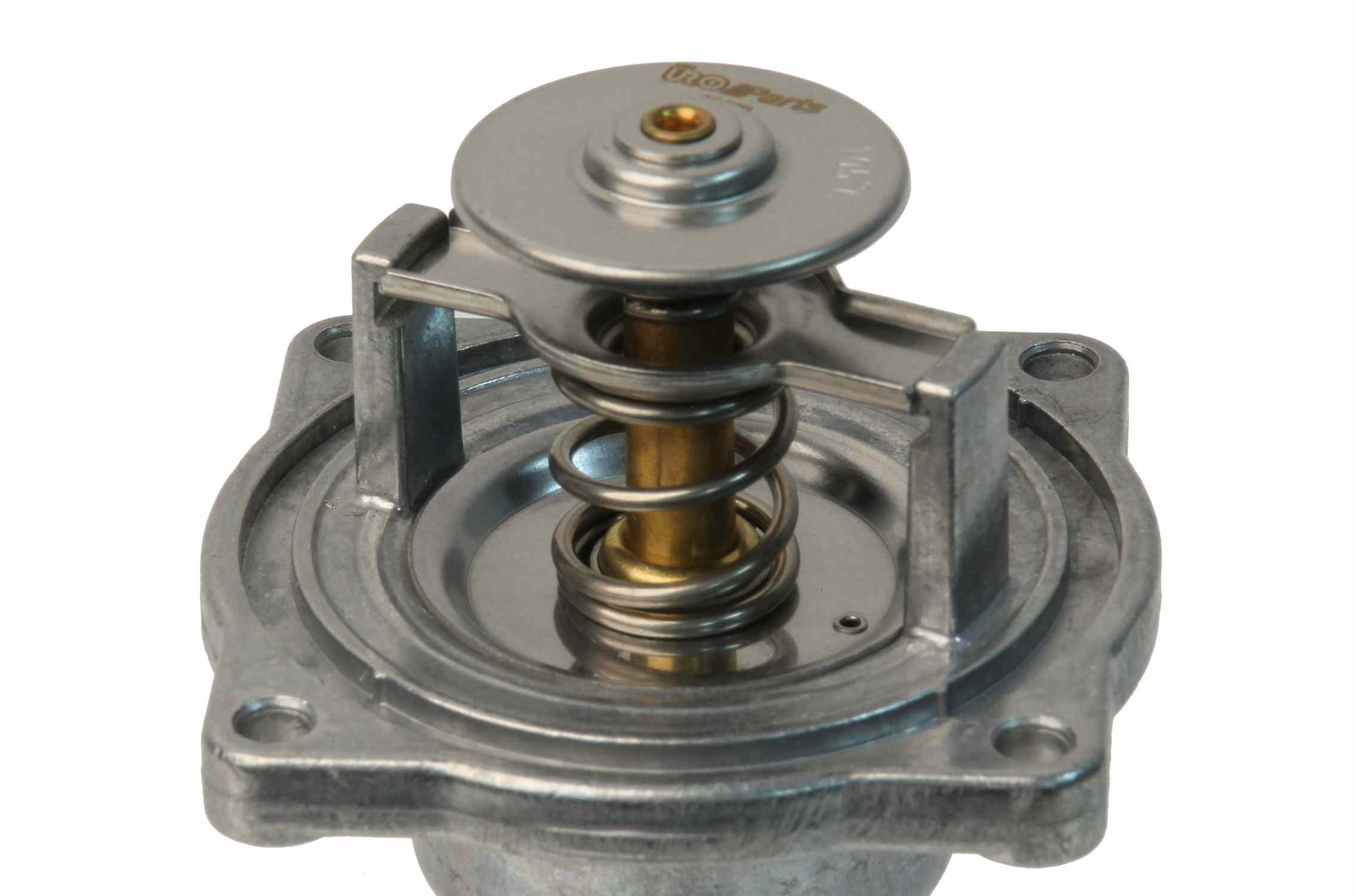 URO Engine Coolant Thermostat / Water Inlet Assembly 11531437526