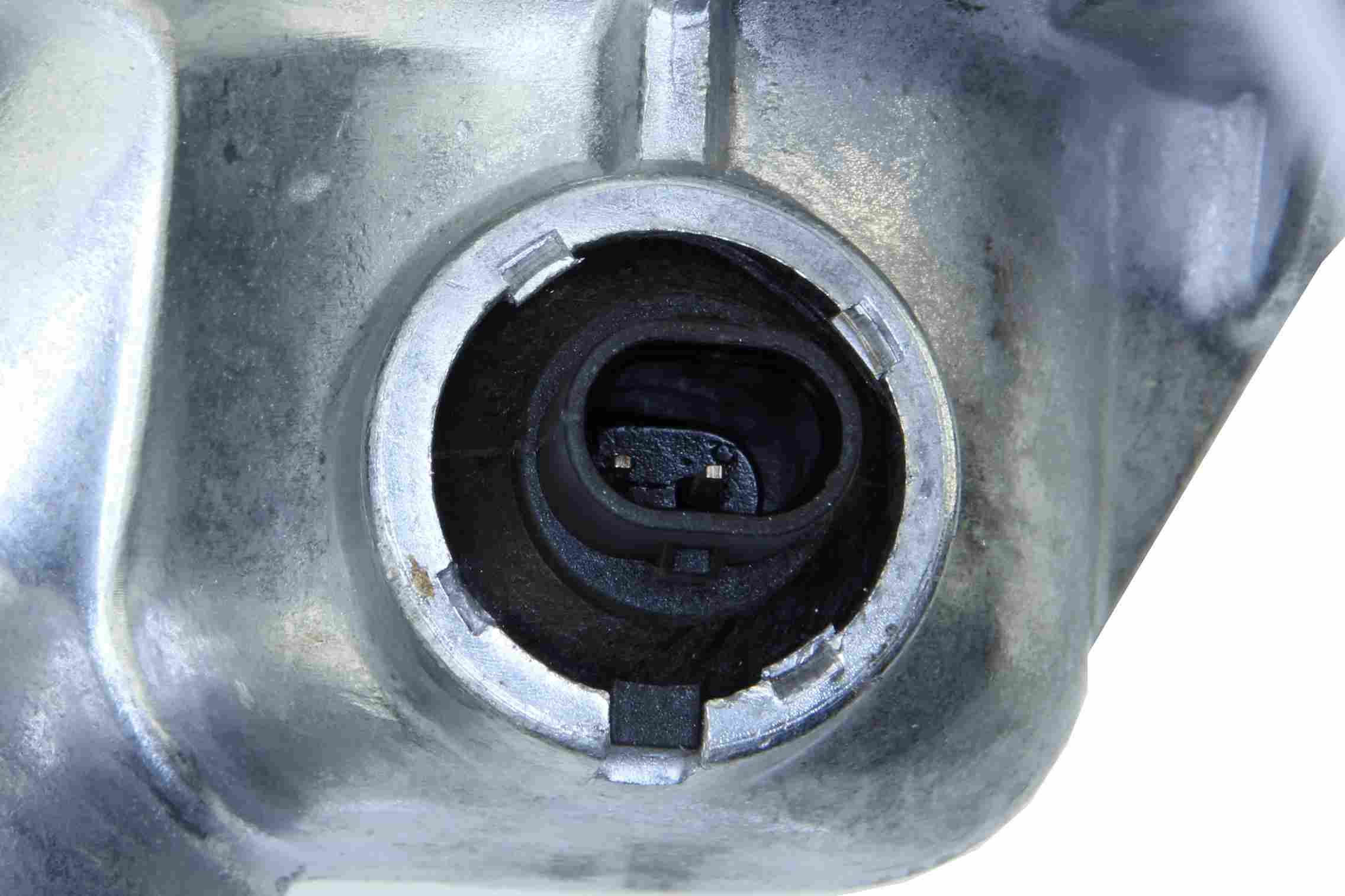 URO Engine Coolant Thermostat / Water Inlet Assembly 2722000415