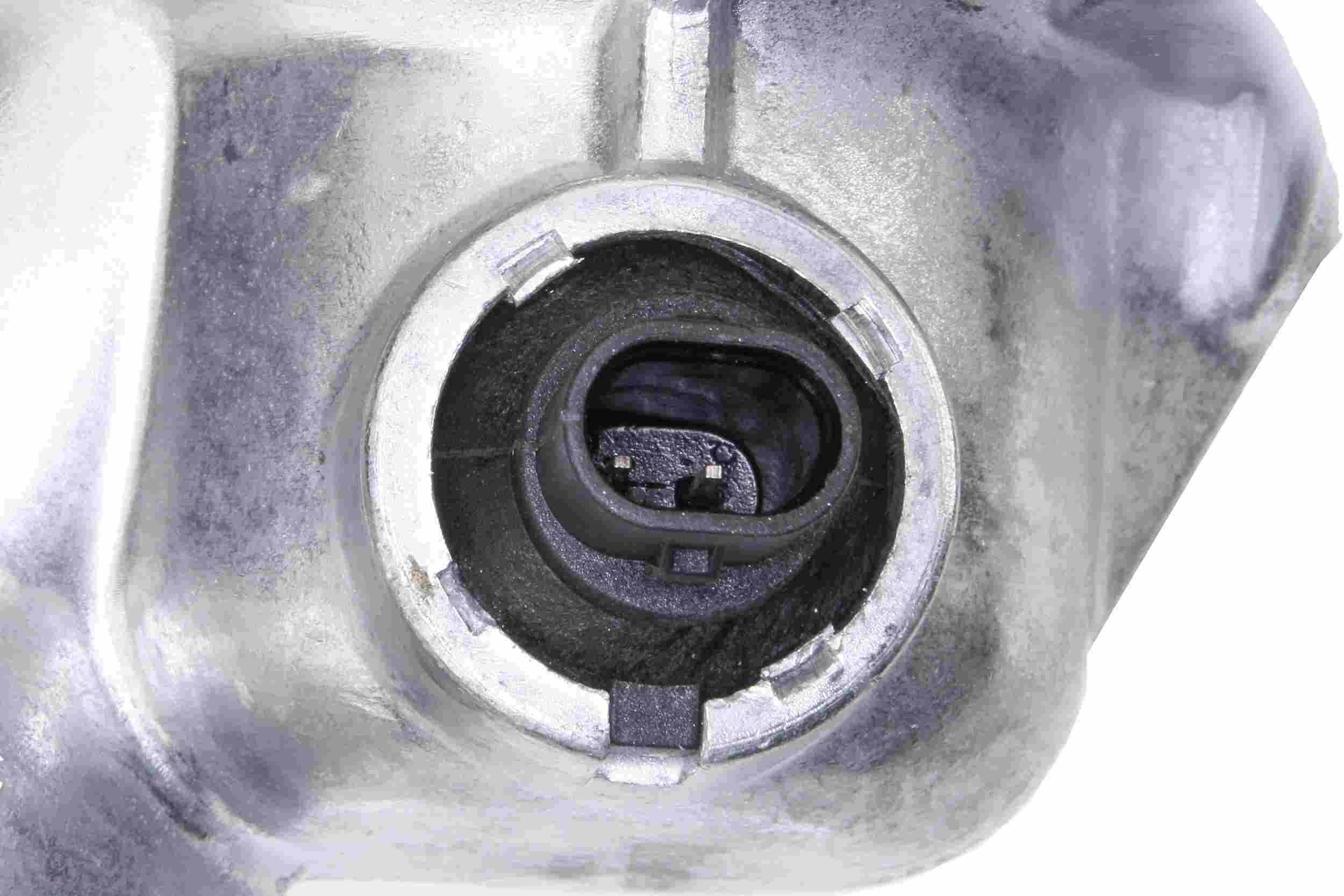 URO Engine Coolant Thermostat / Water Inlet Assembly 2722000415