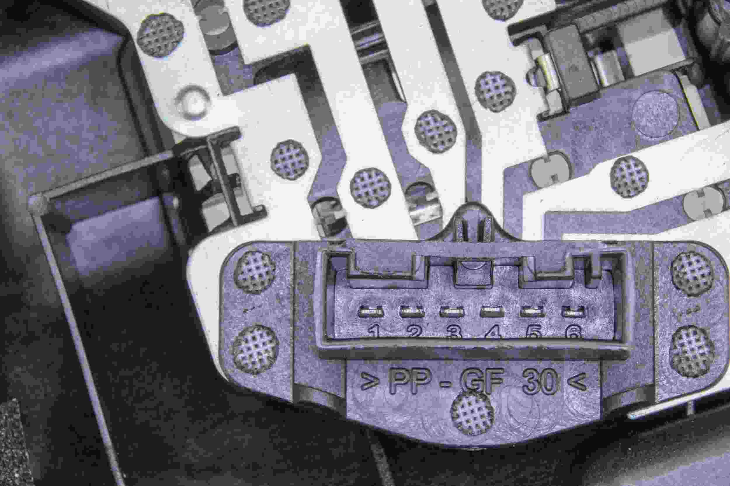 URO Tail Light Bulb Carrier 63217165956