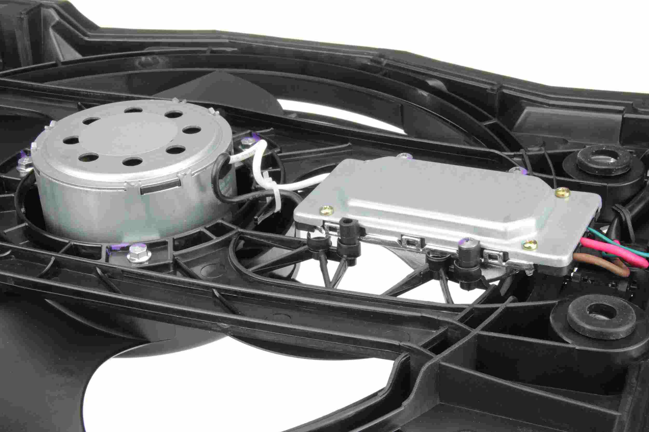 URO Auxiliary Engine Cooling Fan Assembly 64546988913