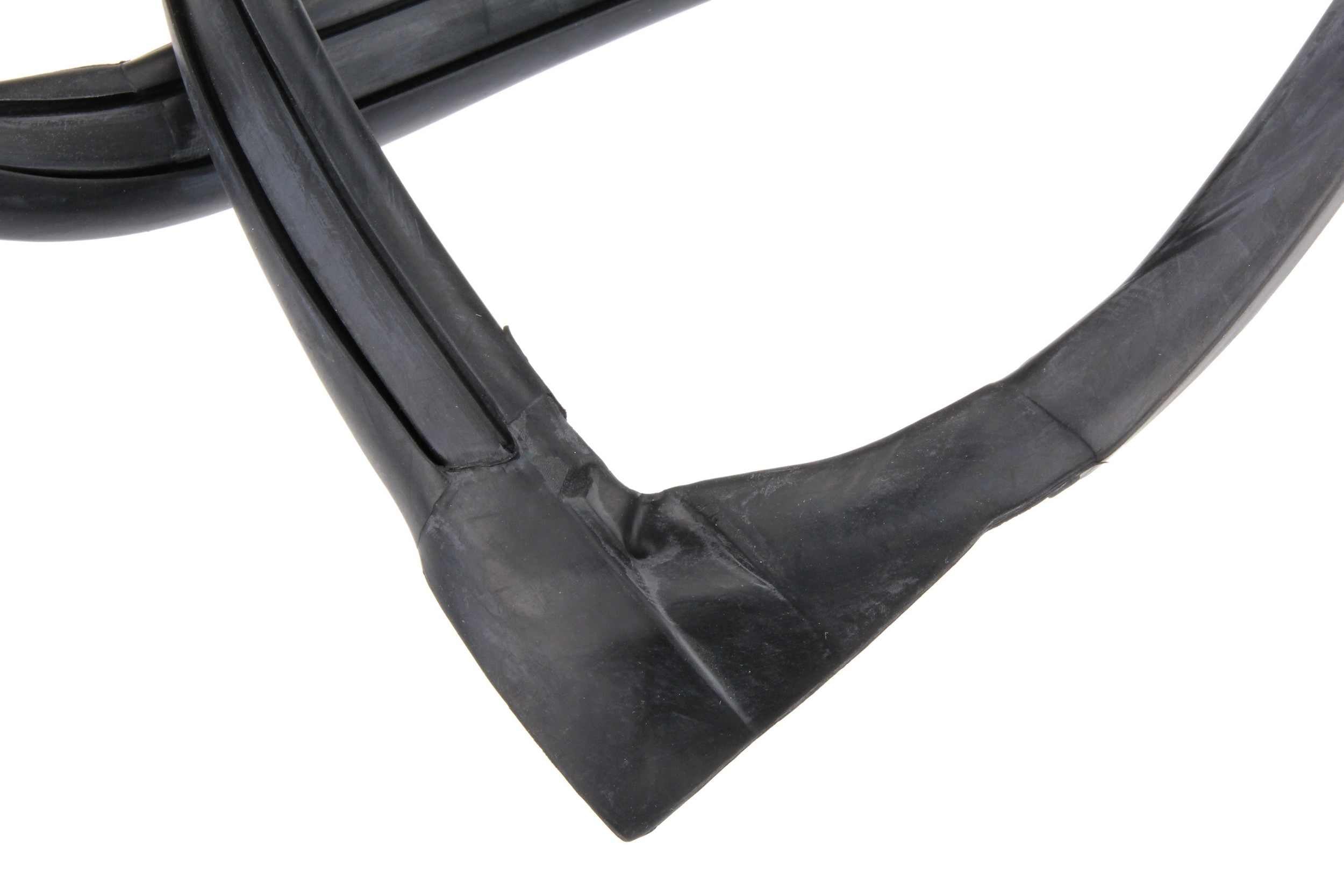 URO Windshield Seal GMB8865AC