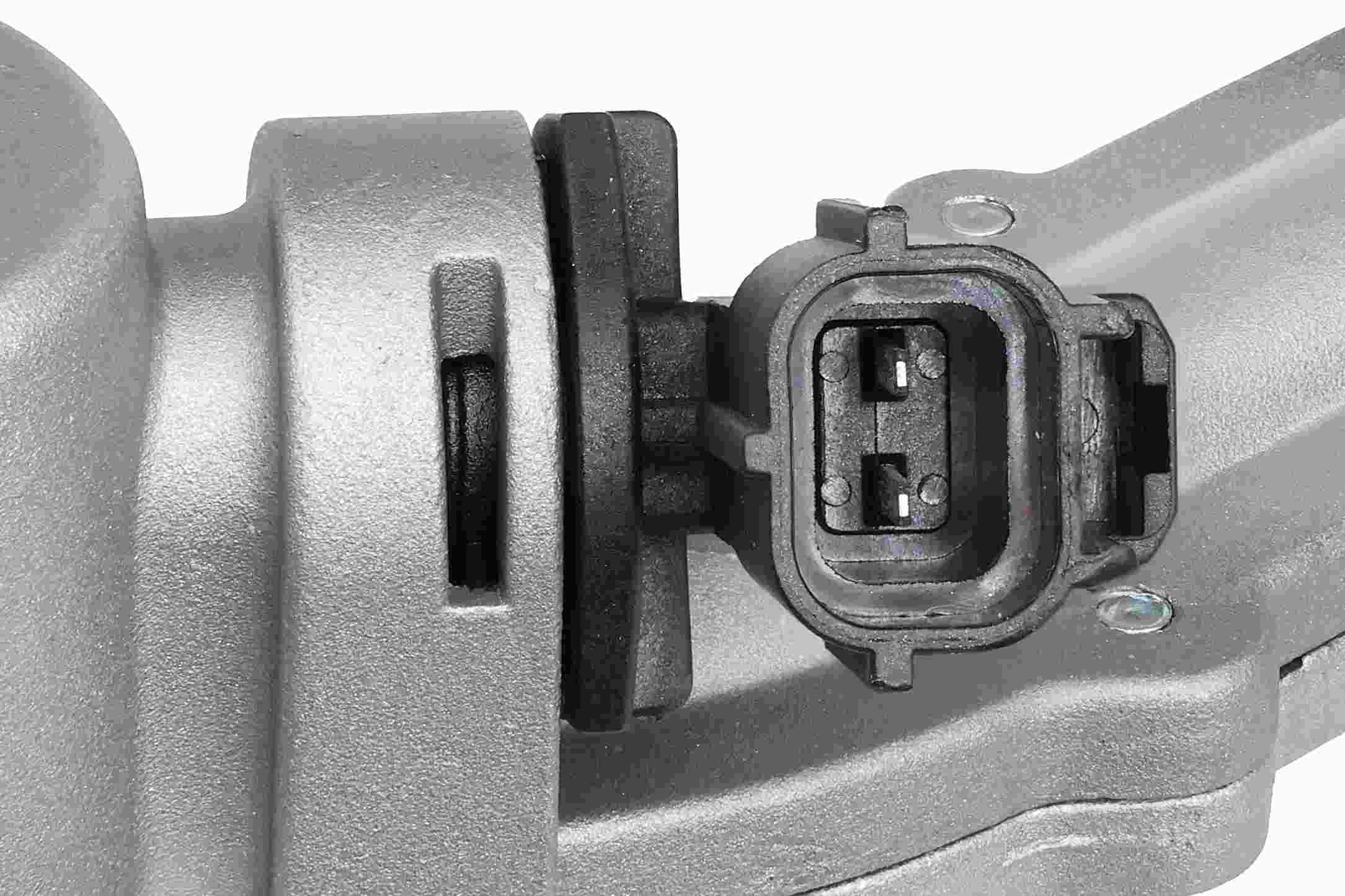 URO Engine Coolant Outlet Flange LR122710