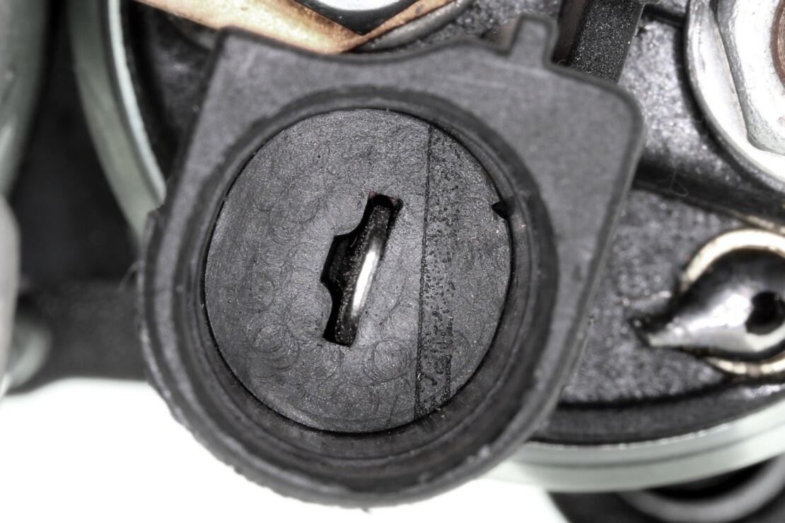 VEMO Starter Motor V10-12-50004