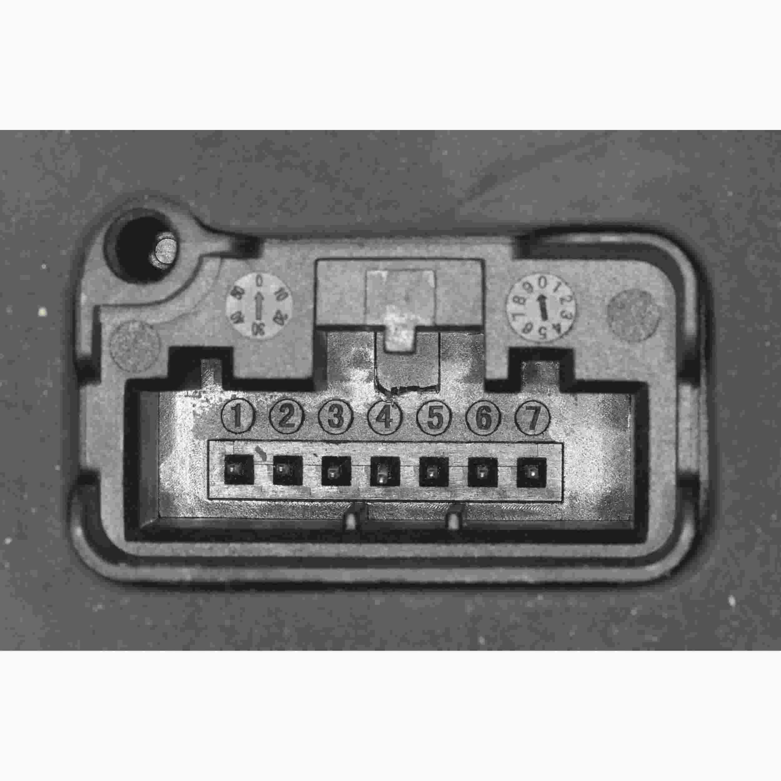 VEMO Door Lock Actuator Motor V10-85-2262