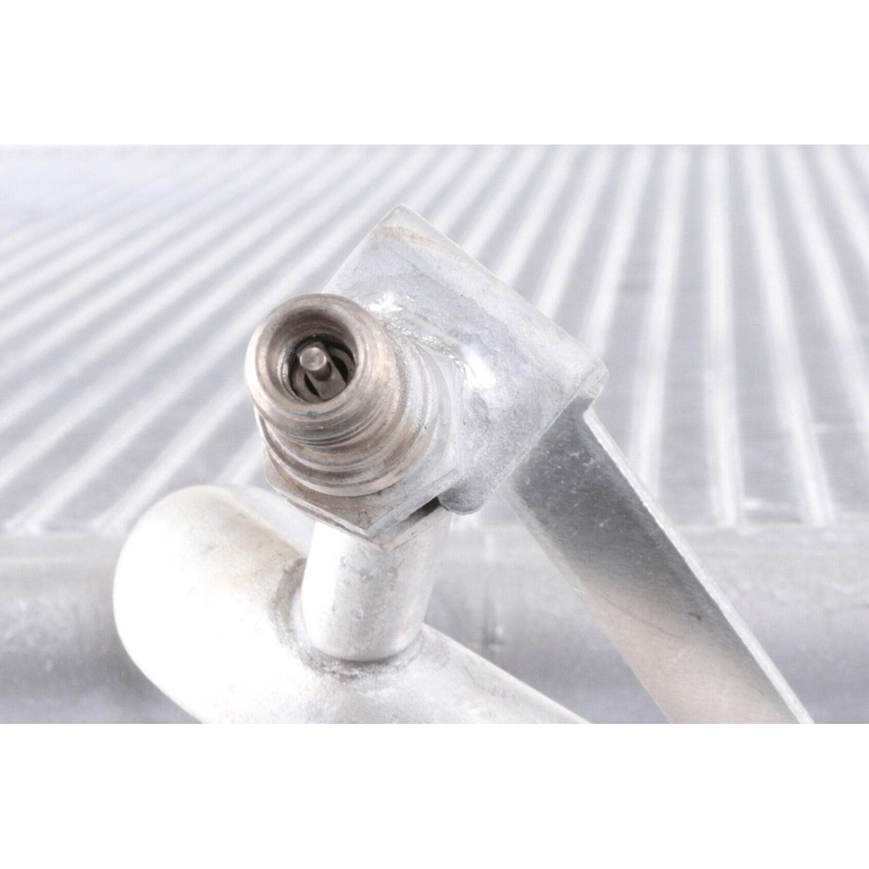 VEMO A/C Condenser V15-62-1025