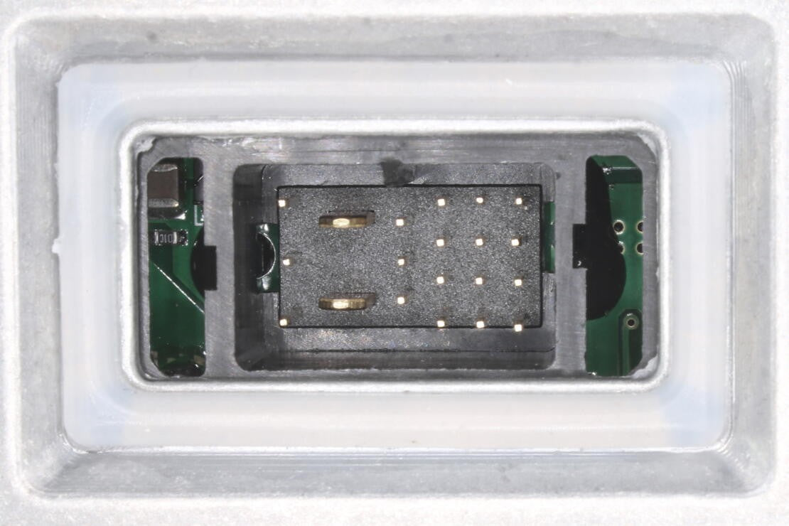 VEMO High Intensity Discharge (HID) Lighting Ballast V20-84-0020