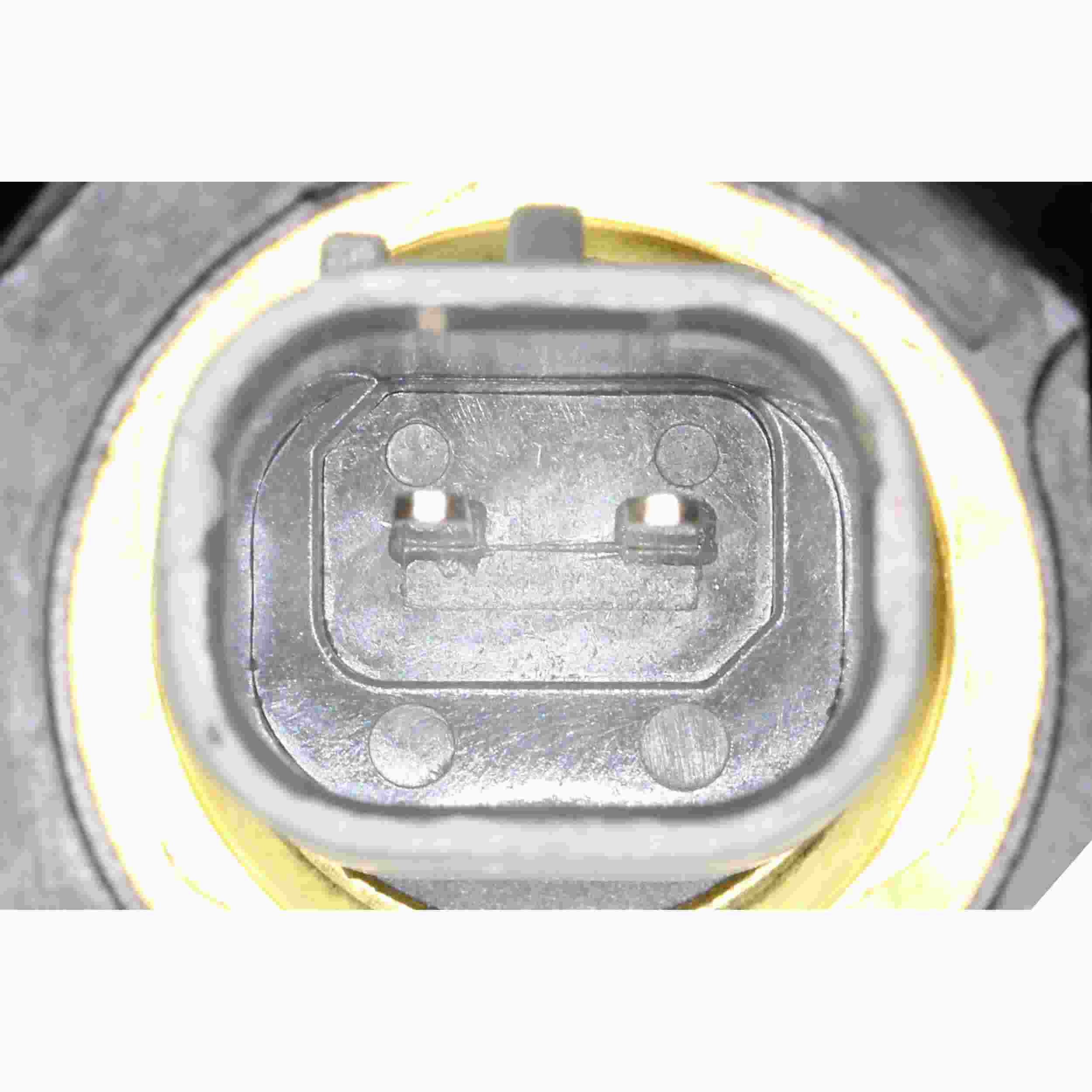 VEMO Engine Oil Cooler V33-60-0016