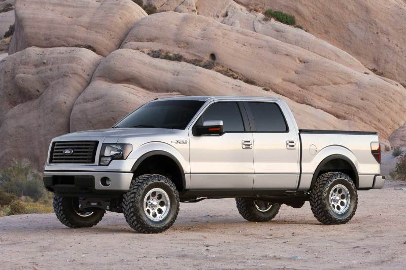 Fabtech 6" Basic System Gen II w/ Front Stock Coilover Spacers K2190 Photo - lifestyle view