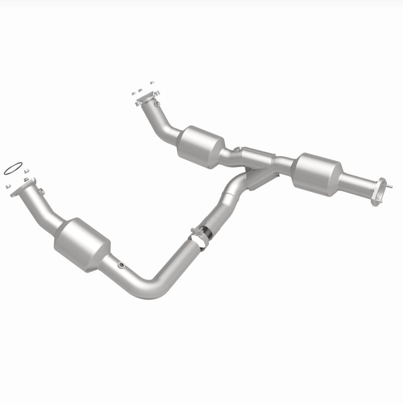 Magnaflow 18-20 Chevrolet Express 2500 Single Underbody 4.3L Direct Fit Catalytic Converter 280210 280210 360 Degree Image Set