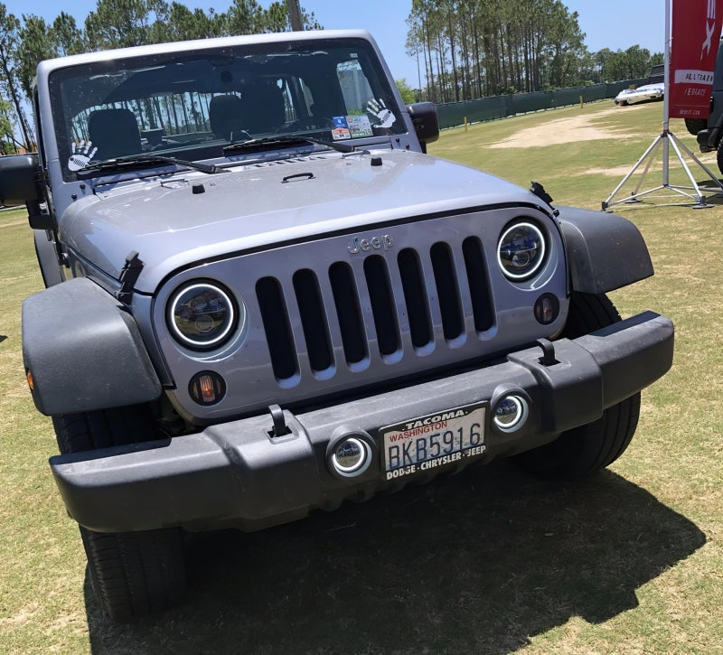 ORACLE Lighting Oracle 07-18 Jeep Wrangler JK Switchback LED Halo Headlights - Amber/White - Switchback 5769-123 5769-123 Photo - lifestyle view