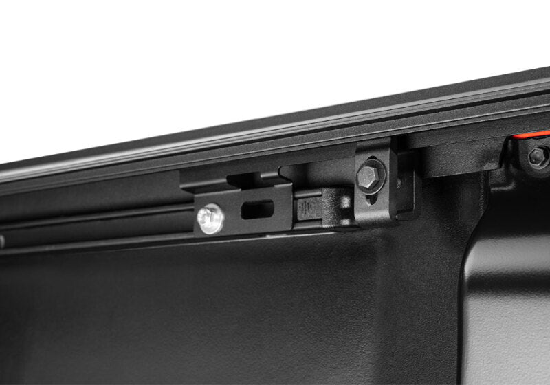 BAK Flip G2 16-19 Toyota Tacoma 6' Bed 226427 Photo - Close Up