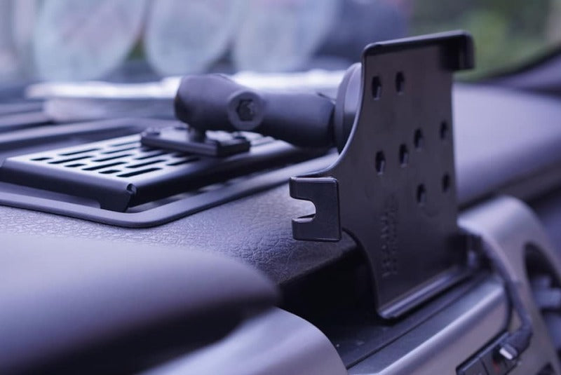 BuiltRight Industries 09-14 Ford F-150 / Raptor Dash Mount 104017 104017 Photo - lifestyle view