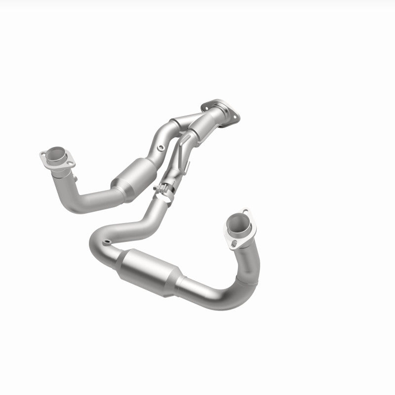 Magnaflow 05-06 Jeep Grand Cherokee 4.7L Direct Fit Catalytic Converter 4651686 4651686 360 Degree Image Set