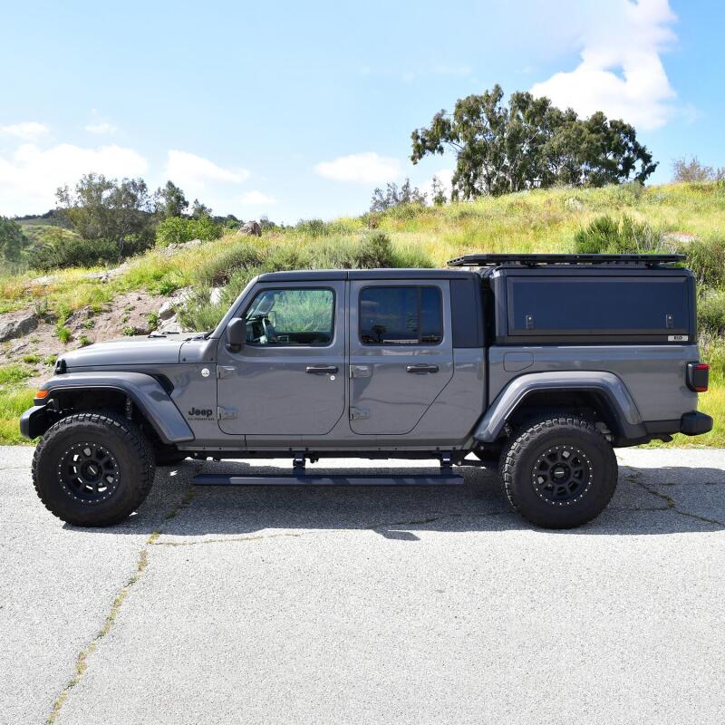 Westin Pro-e Running Boards 20- Jeep Gladiator 29-24165 29-24165 Photo - Mounted