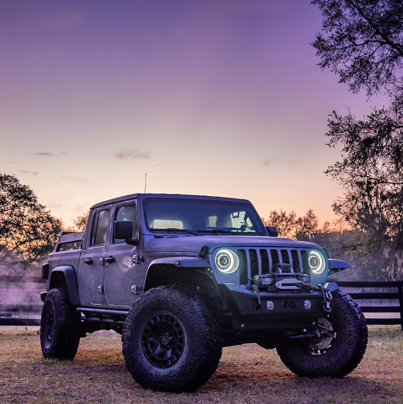 ORACLE Lighting Oracle Jeep JL/Gladiator JT Oculus Switchback Bi-LED Projector Headlights - Amber/White Switchback 5839-023 5839-023 Photo - lifestyle view