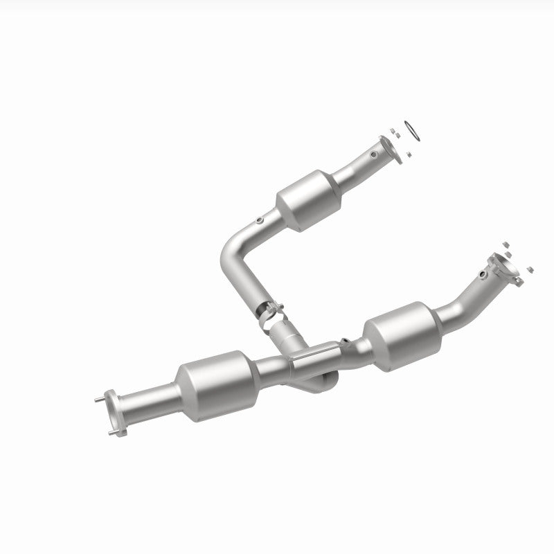 Magnaflow 18-20 Chevrolet Express 2500 Single Underbody 4.3L Direct Fit Catalytic Converter 280210 280210 360 Degree Image Set