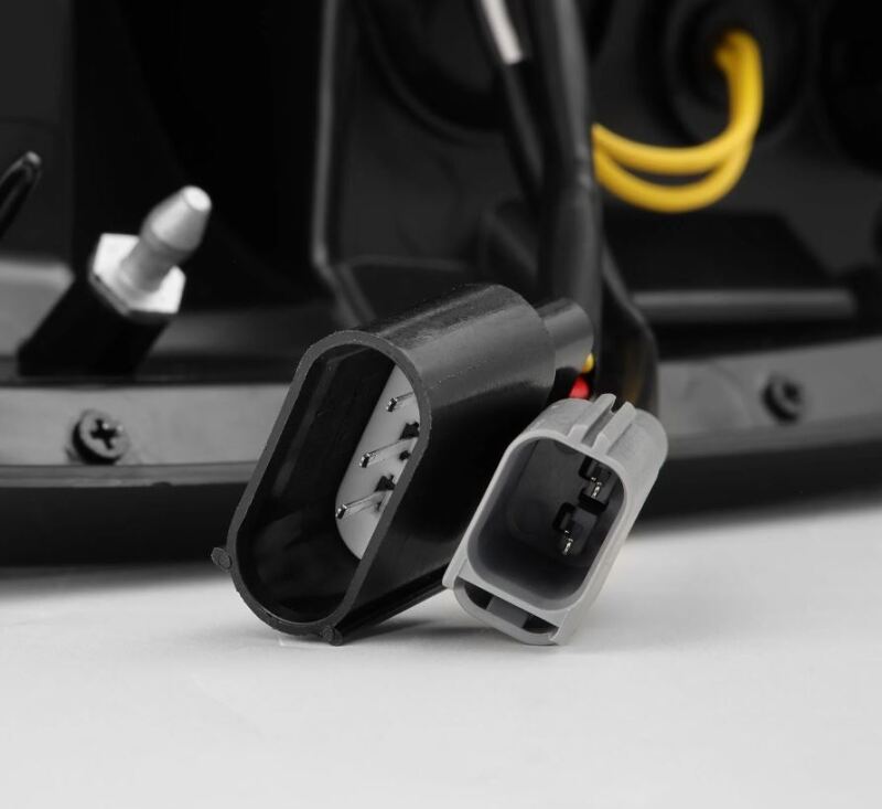 AlphaRex 97-03 Ford F150 / 99-16 Ford F250/F350/F450/F550 LUXX-Series LED Tail Lights - Black/Red 658003 658003 User 6