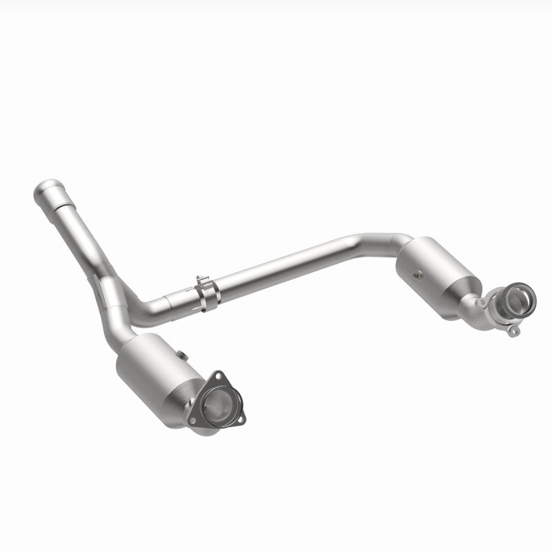 Magnaflow 19-20 GMC Sierra 1500 Single Underbody 4.3L/5.3L Direct Fit Catalytic Converter 280656 280656 360 Degree Image Set