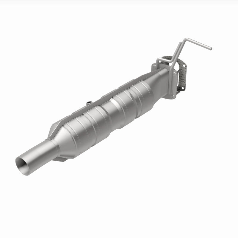 Magnaflow 09-19 Ford F53 V10 6.8L Underbody 6.8L Direct Fit Catalytic Converter 280435 280435 360 Degree Image Set