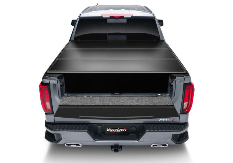 UnderCover 19-21 Ram 1500 6.4ft (Does not fit Rambox) Triad Bed Cover TR36009 TR36009 Photo - Mounted
