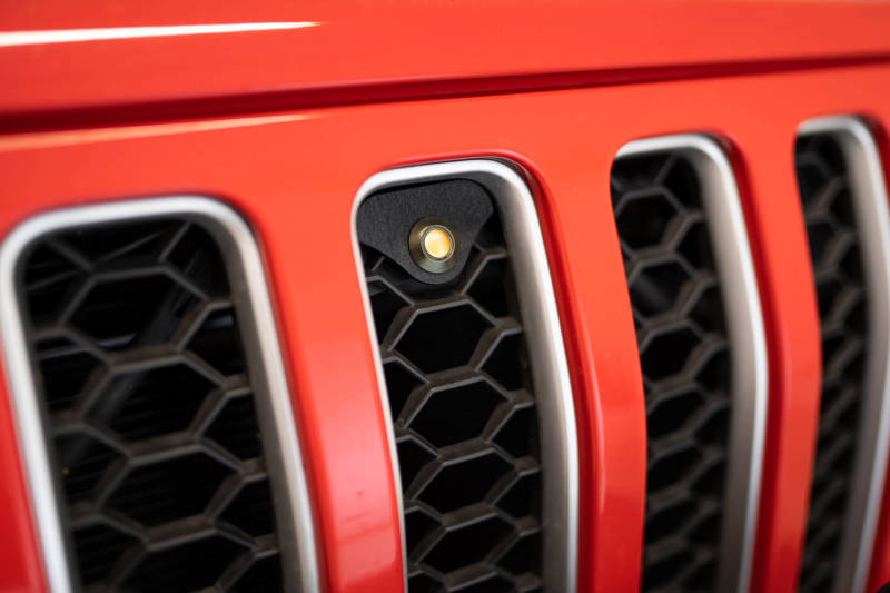 DV8 Offroad 2018+ Jeep JL Grill Amber Marker Lights GRJL-02 GRJL-02 Photo - Mounted
