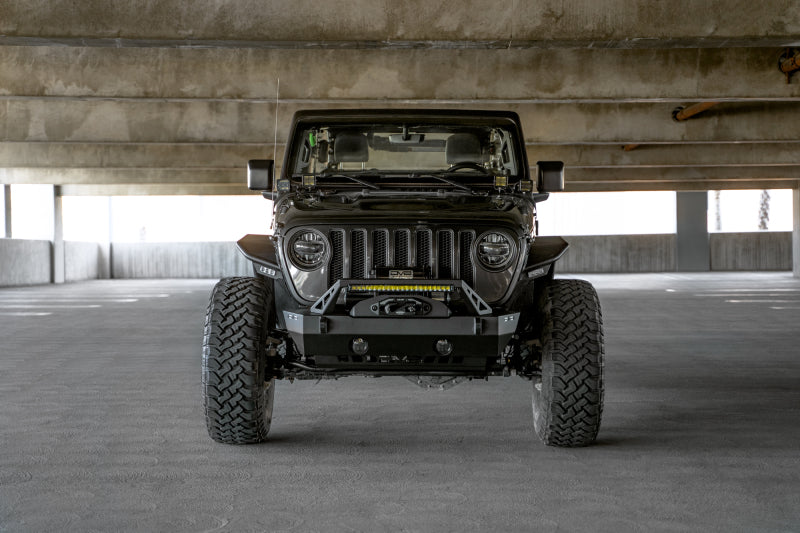 DV8 Offroad 07-23 Jeep Wrangler/Gladiator JT/JK/JL FS-25 Stubby Front Bumper w/Plated Bull Bar FBJL-06 FBJL-06 Photo - Unmounted