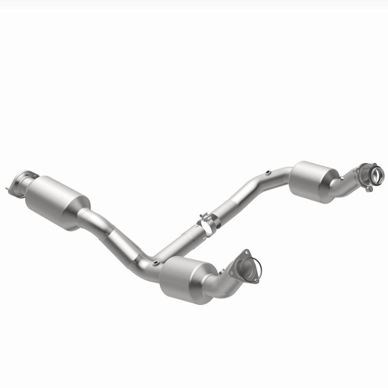 Magnaflow 2021 Chevrolet Express 2500 4.3L Underbody Direct-Fit Catalytic Converter 280429 280429 360 Degree Image Set