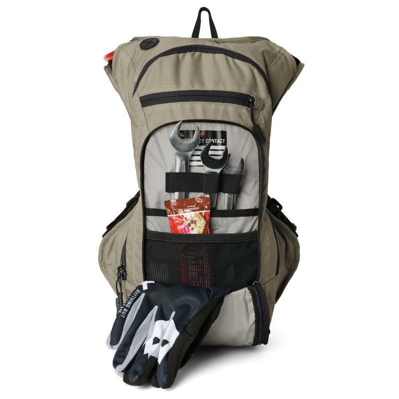 USWE Outlander Moto Hydration Pack 9L - Sand 209077021 209077021 User 1