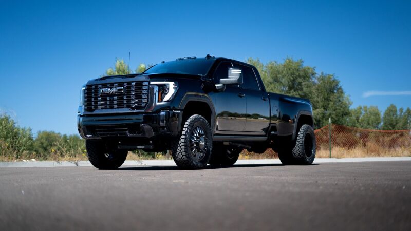 Cognito 20-24 Chevy/GMC Silverado/Sierra 2500/3500 HD 2WD/4WD 4in Std Lift Kit w/ Fox PS 2.0 IFP 110-P0890 110-P0890 Photo - lifestyle view