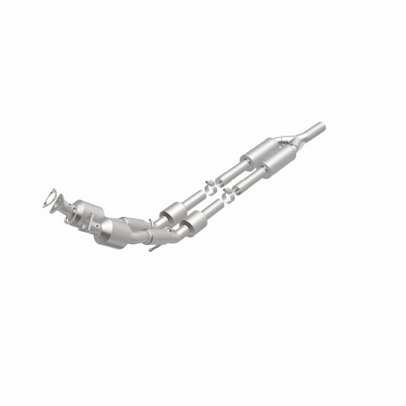 MagnaFlow Volkswagen Passat OEM Grade Federal / EPA Compliant Direct-Fit Catalytic Converter 52938 360 Degree Image Set