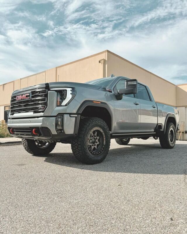Cognito 11-19 Chevy/GMC Silv/Sierra 2500/3500 HD 2WD/4WD 3in Premier Leveling Kit w/ Fox PSRR 2.0 110-P0926 110-P0926 Photo - lifestyle view