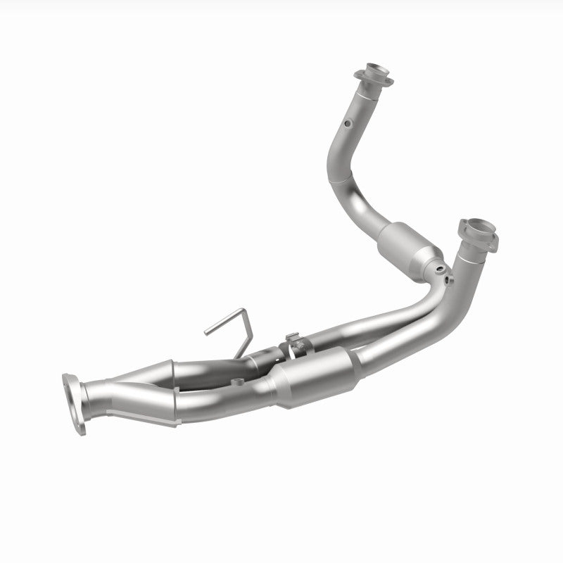 Magnaflow 05-06 Jeep Grand Cherokee 4.7L Direct Fit Catalytic Converter 4651686 4651686 360 Degree Image Set