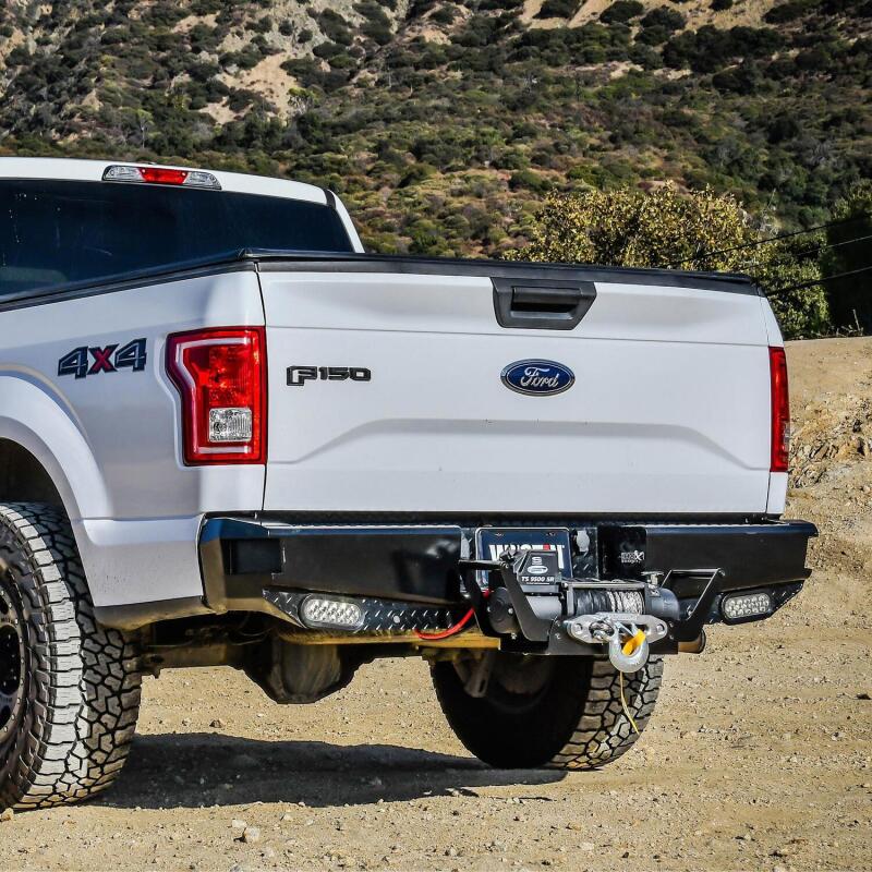 Superwinch 9500 LBS 2in Receiver Cradle (SX 10000 / Talon 9.5 / Tiger Shark 9500 / LP 8500/10000) 2050 2050 Photo - lifestyle view