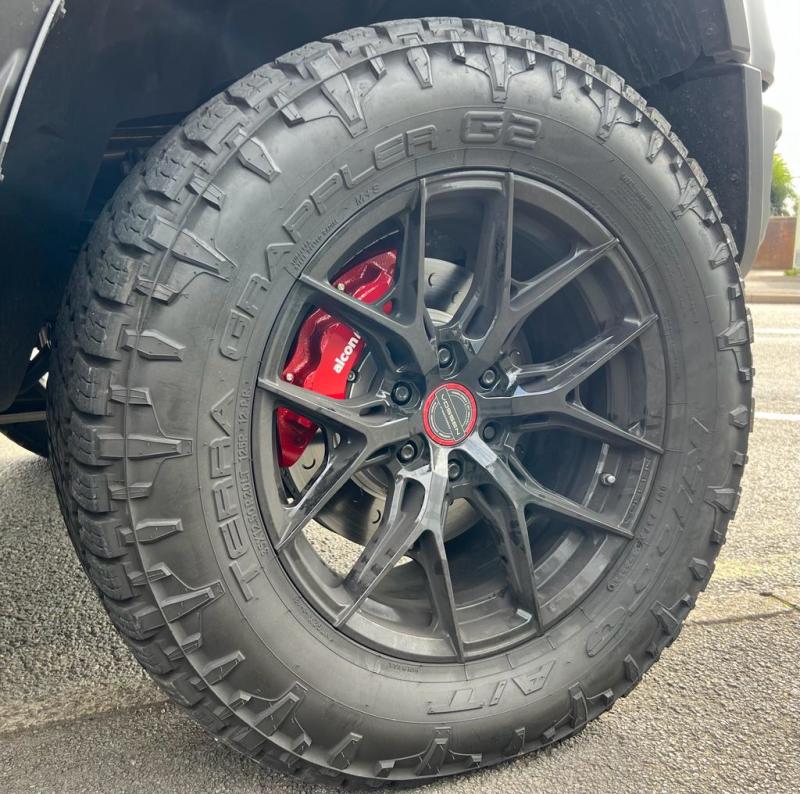 Alcon 2021+ RAM TRX 376x42mm Rotors 6-Piston Red Calipers Front Brake Upgrade Kit BKF1559AX75 BKF1559AX75 Photo - lifestyle view