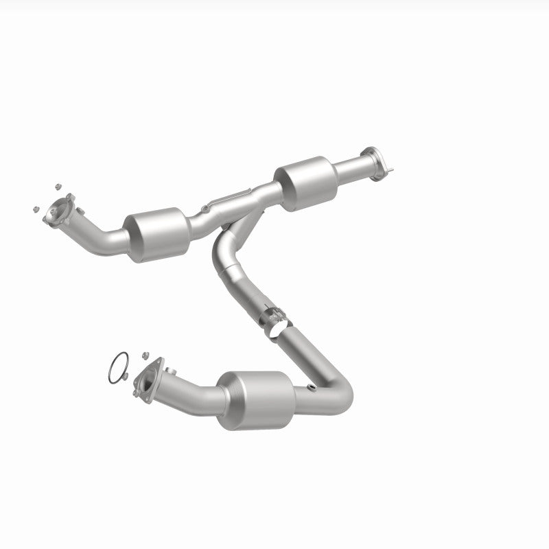 Magnaflow 18-20 Chevrolet Express 2500 Single Underbody 4.3L Direct Fit Catalytic Converter 280210 280210 360 Degree Image Set