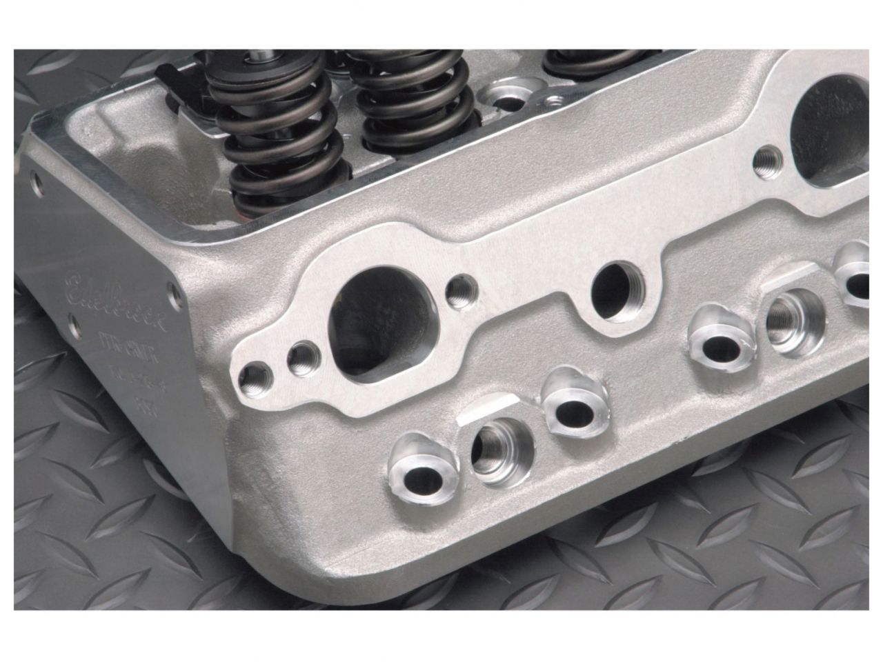 Edelbrock Single Perf. SBC 70CC Head Comp