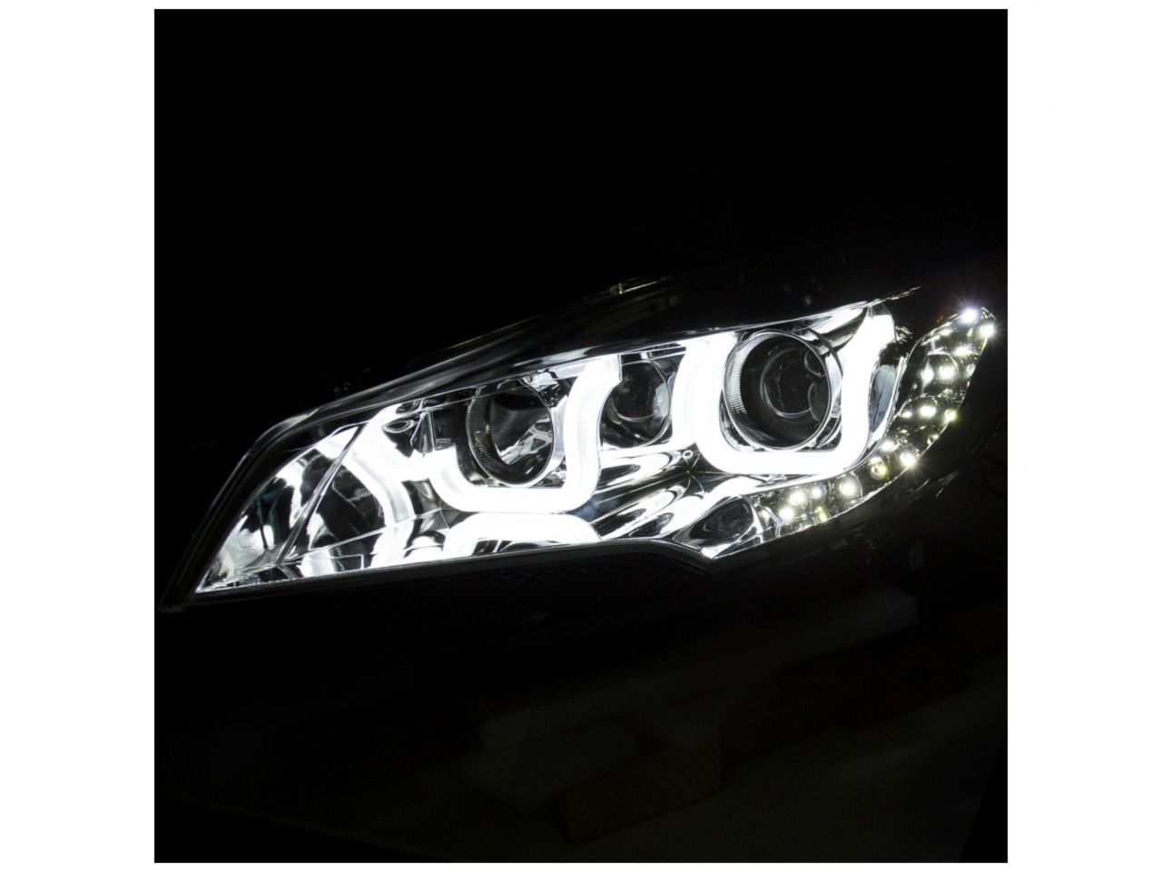 Anzo 2013-2015 Ford Escape Projector Headlights w/ U-Bar Chrome