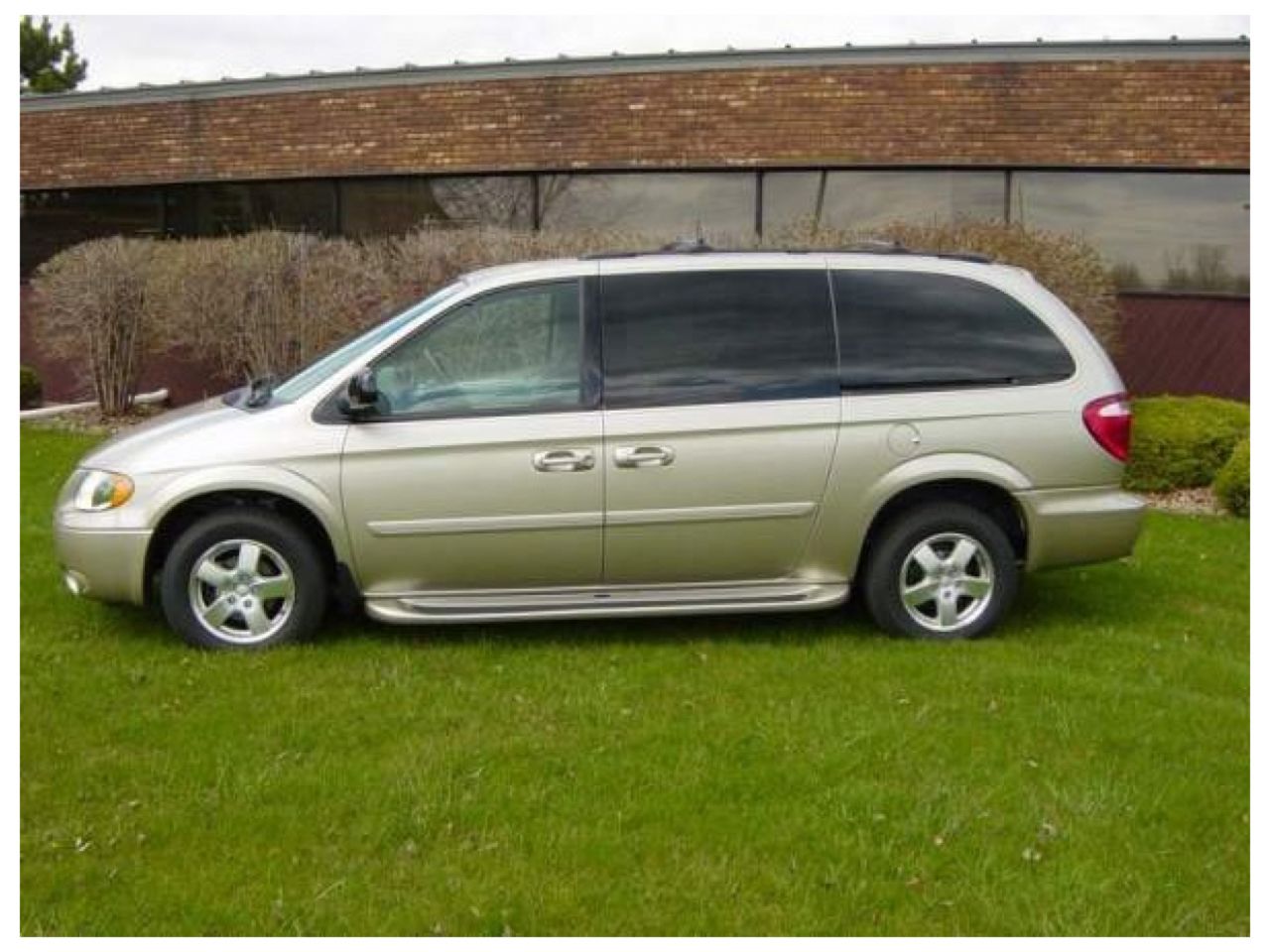 Owens Running Boards Glastep Custom Molded Fiberglass/Full Legth/05-07 Dodge