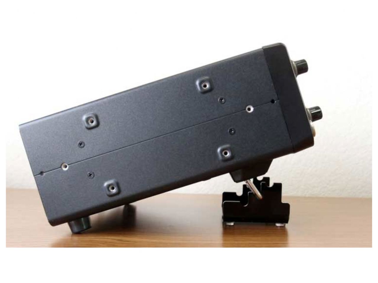 Nifty Universal Wire Bale Desk Stand