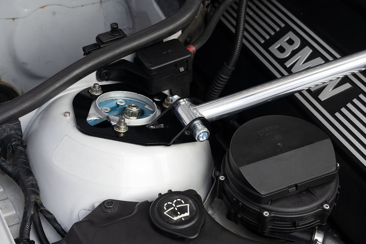 HPS Front Strut Bar 2002-2006 BMW 3-Series E46, 42-103