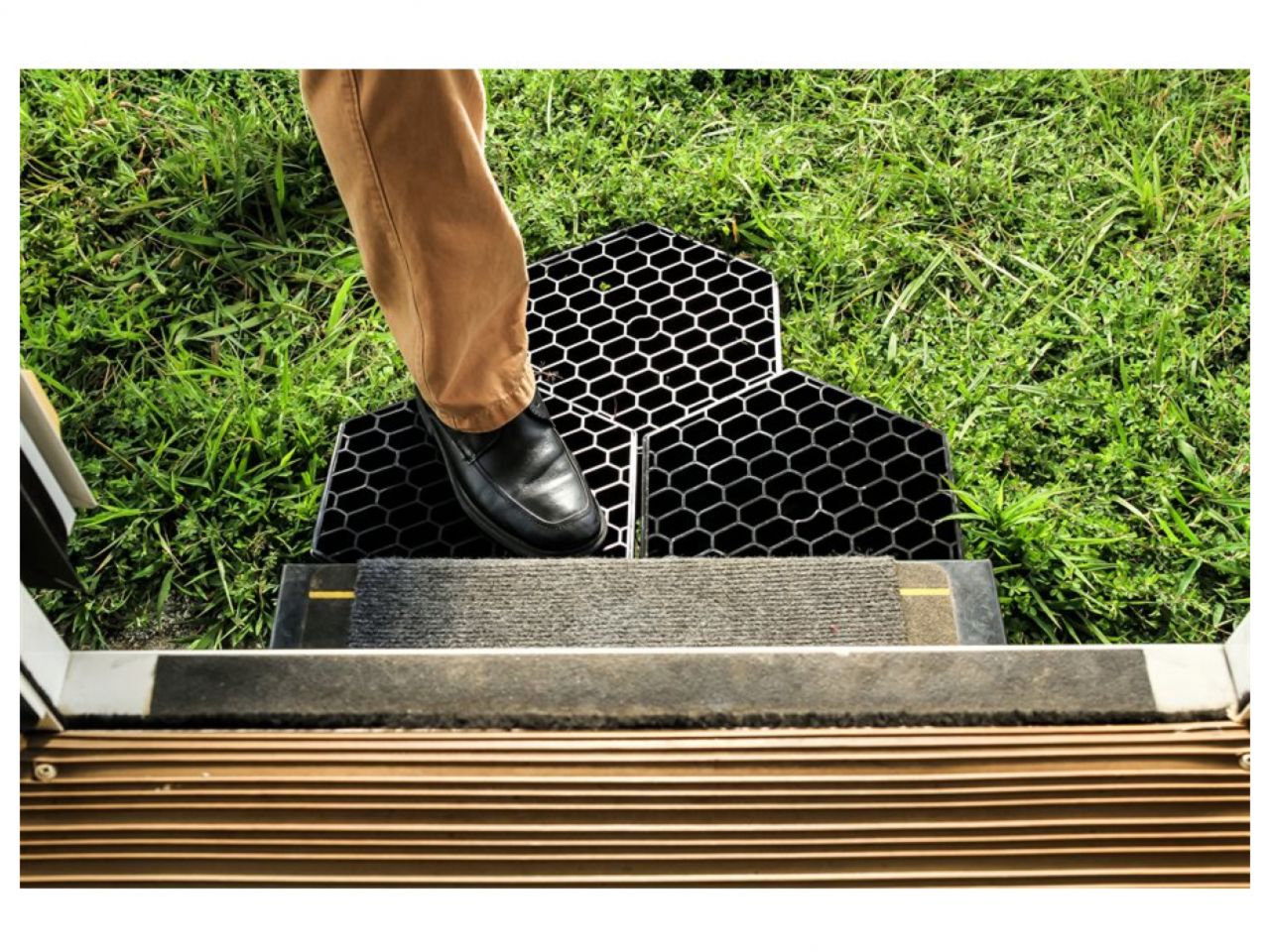 Camco Charcoal FastPath