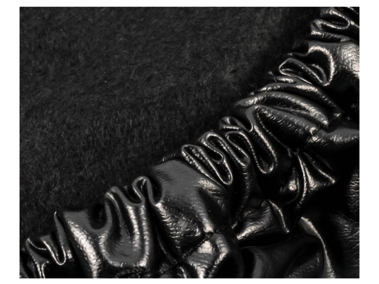 Camco Spare Tire Cover - L_25-1 / 2" Dia Vinyl, Black Bilingual