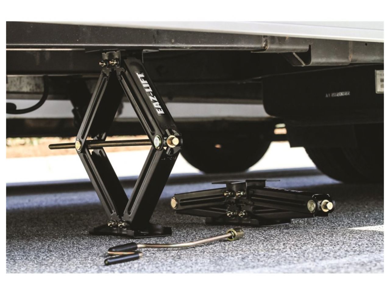 Camco Eaz-Lift 24" Scissor Jack - 5000lb (2ea) Bilingual