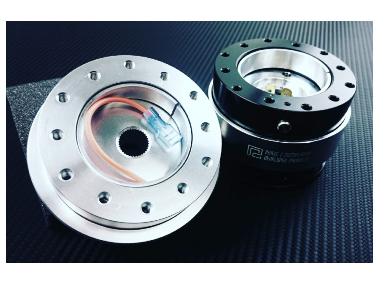 P2M Steering Wheel Quick Releases P2-SBQRHCMBN240-GD Item Image