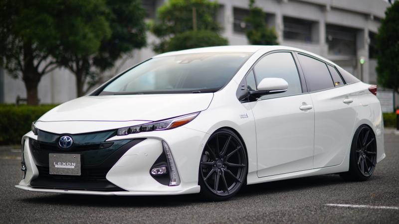 Apexi LEXON 2017+ Toyota Prius Prime Front Lip Spoiler (FRP)