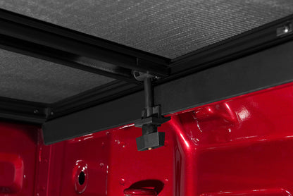Lund 2019 Chevrolet Silverado 1500 6.5ft Bed Genesis Elite Tri-Fold Tonneau - Black 958293 958293 Photo - Close Up