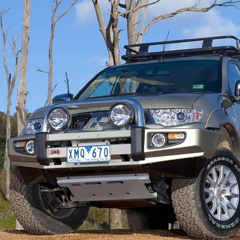 ARB Sahara Deluxe Bar Challenger 10On 3935300 3935300 Photo - Primary